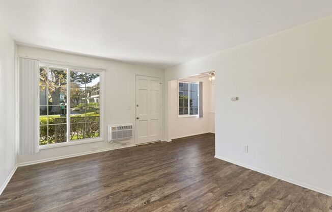 2 beds, 1 bath, 935 sqft, $2,550, Unit 46