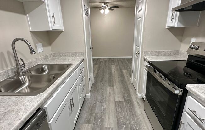 1 bed, 1 bath, 714 sqft, $1,475, Unit 123B