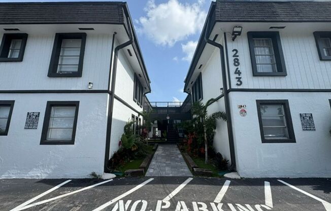 1 bed, 1 bath, $1,595, Unit F209