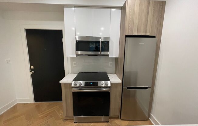 1 bed, 1 bath, 415 sqft, $1,710, Unit 3