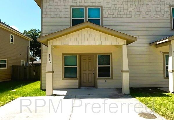 8526 Homewood Ln