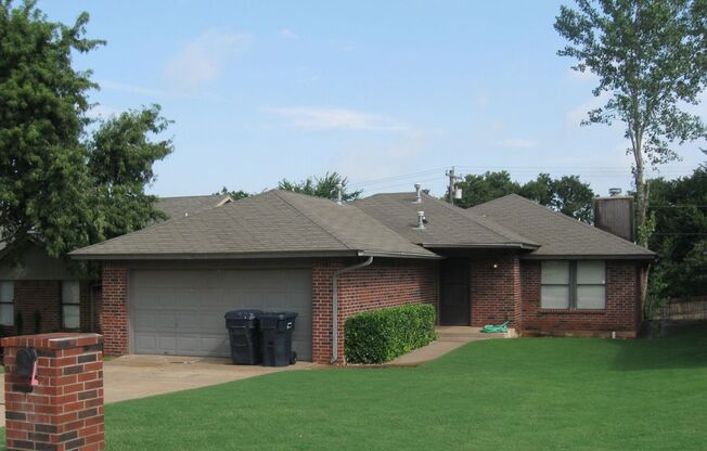 Remodeled 3 Bed 2 Bath Home in Edmond!  $1450 Per Month!