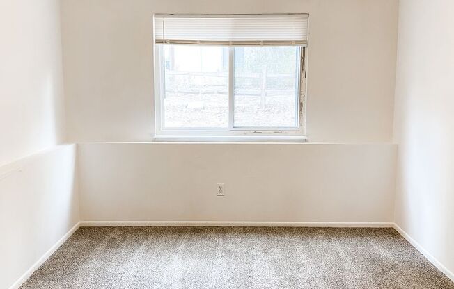 2 beds, 1 bath, 825 sqft, $1,045, Unit C