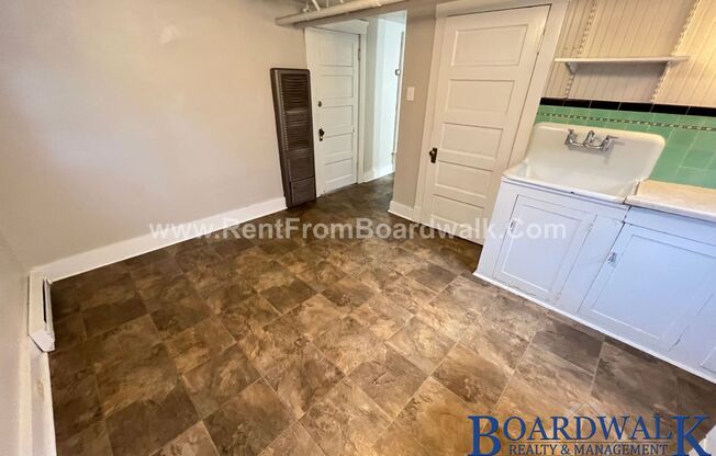 2 beds, 1 bath, 1,470 sqft, $1,495