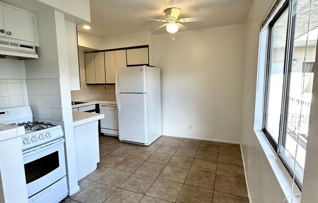 2 beds, 1 bath, $2,590, Unit 310