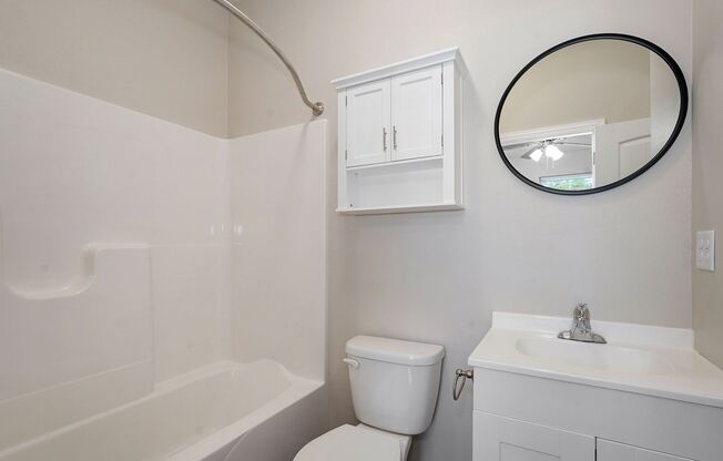 4 beds, 4 baths, 1,900 sqft, $2,540, Unit Unit B