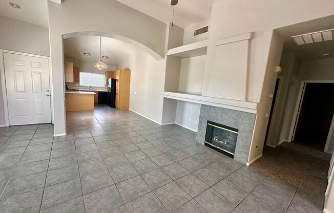 2 beds, 2 baths, $1,650, Unit UNIT 2011