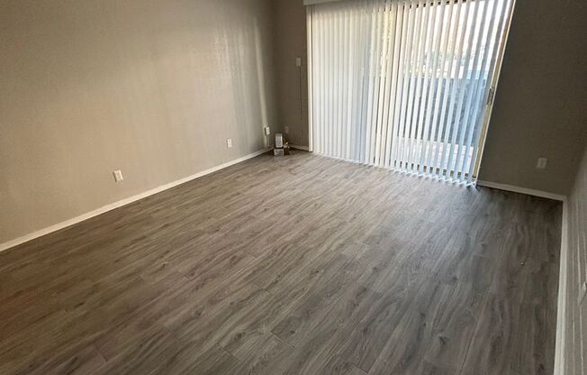 2 beds, 1 bath, 1,000 sqft, $1,195, Unit 301