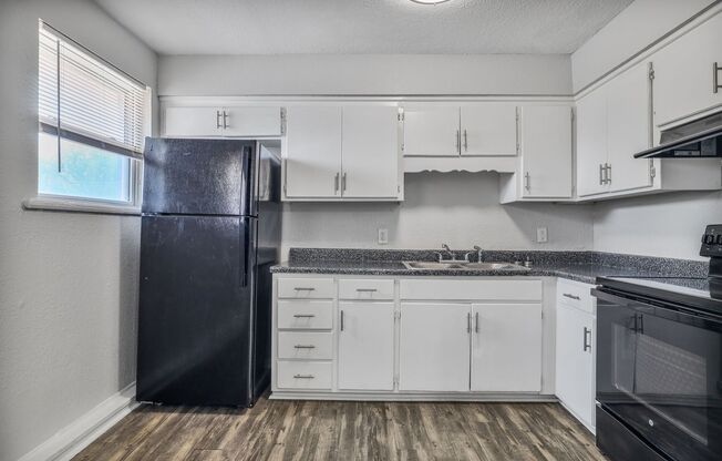 2 beds, 1 bath, 825 sqft, $995, Unit 6116-F