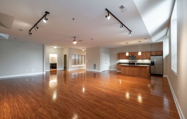 2 beds, 2 baths, 1,125 sqft, $2,120, Unit L19