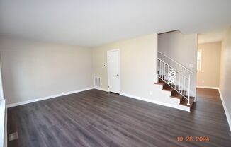 2 beds, 1.5 baths, 970 sqft, $995, Unit Spring 145 - Apt 3