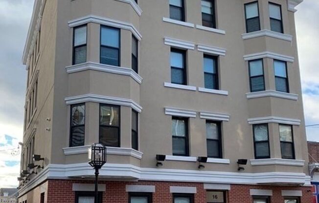 Studio, 1 bath, $1,550, Unit 16-18