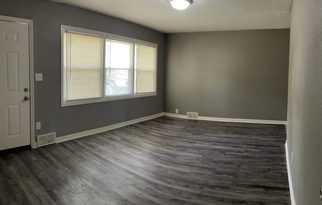 4 Bed, 1 Bath Home in South Kansas City!