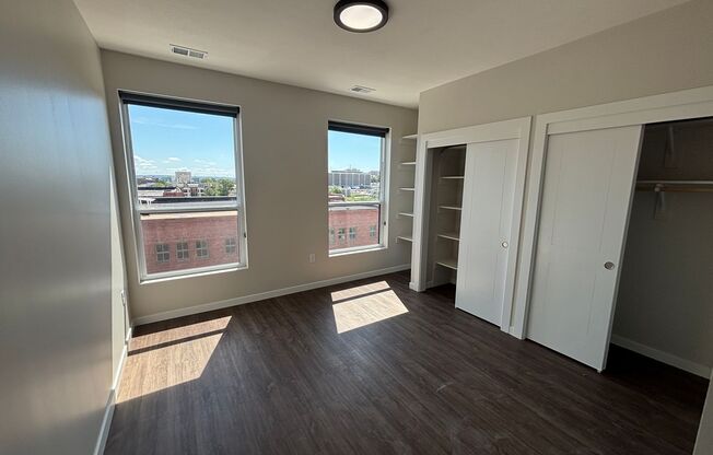 2 beds, 2 baths, 957 sqft, $1,725, Unit 417 - B1120 Corner Unit