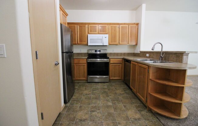 2 beds, 2.5 baths, 1,150 sqft, $1,595, Unit 3752-104
