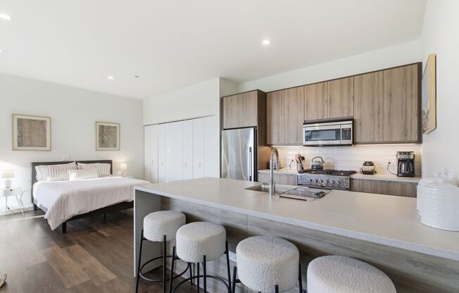 Studio, 1 bath, 681 sqft, $2,395, Unit 612