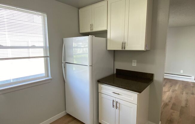 Lakewood Top and Ground floor 2 Bed, 1 Bath Available now!  *Winter Special! Schedule a tour Today!*