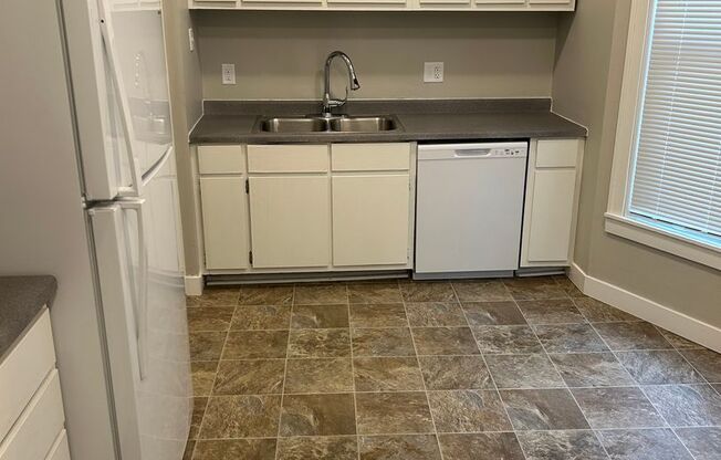 735 East 16th Street (New Town)