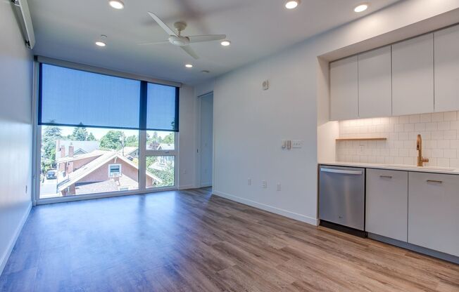 1 bed, 1 bath, 560 sqft, $1,395, Unit 204