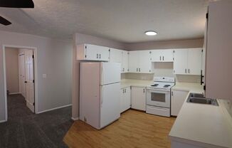 2 beds, 1 bath, 700 sqft, $795, Unit 502