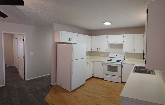 2 beds, 1 bath, 700 sqft, $795, Unit 502