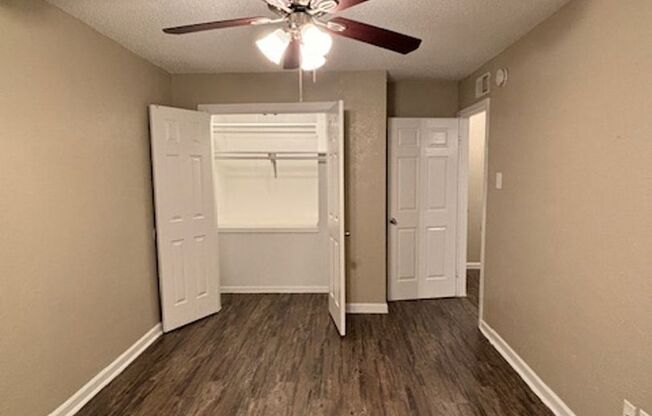2 beds, 1 bath, 953 sqft, $1,400, Unit 547