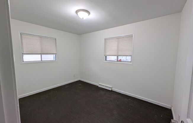 3 beds, 1 bath, $1,150