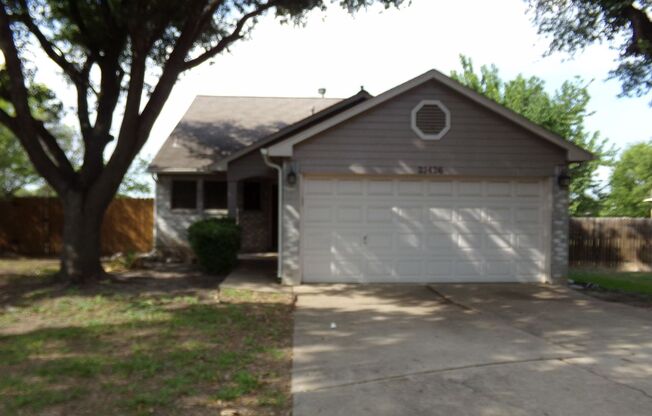 PFLUGERVILLE - 3 BED SFH   **2wks free rent qualified app & lease through 5/31/27**