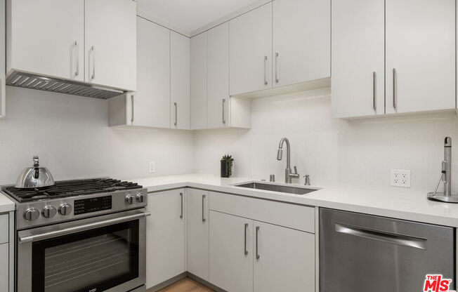 2 beds, 2 baths, 1,160 sqft, $5,395, Unit 107