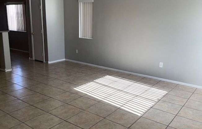 1-STORY, 4 BEDROOM HOME IN LAS VEGAS