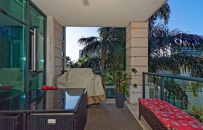 Stylish Waterfront Living at The Grand – 2BR + Den