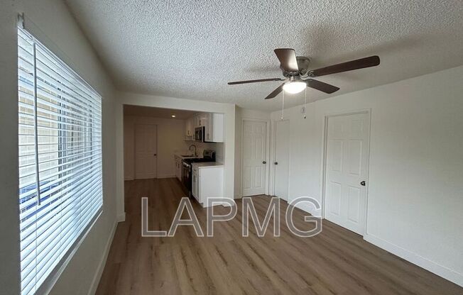 3824 W 104 ST