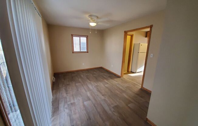 2 beds, 1 bath, $1,095