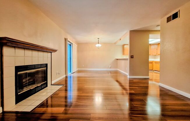 Large 2-story 2 Bedroom Townhouse w/Garage, Patio, & Bonus Room!