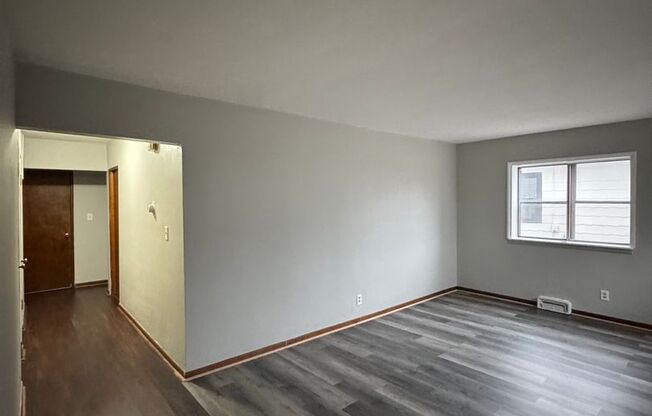 1 bed, 1 bath, $1,000, Unit 18335 1S