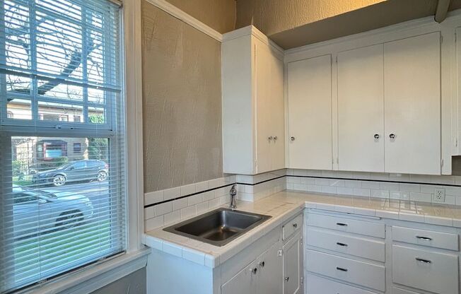 2 beds, 1 bath, $1,645, Unit 001