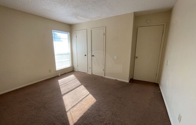 2 beds, 1 bath, $795, Unit 2203 Cascade Unit A