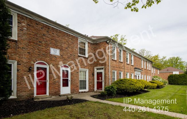 11 TRENTON SQ