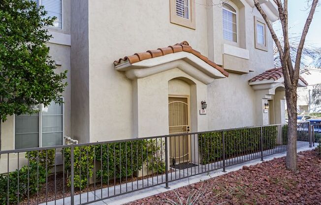 Downstairs condo located in Summerlin