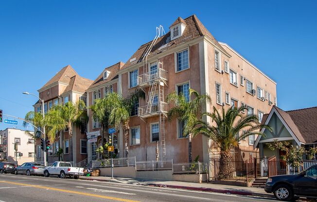 Soto Rose Apartments