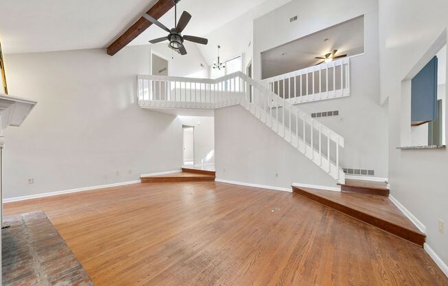 Beautifully RENOVATED Home in ROSWELL With AMAZING Screened in PORCH!!! AVAILABLE NOW!