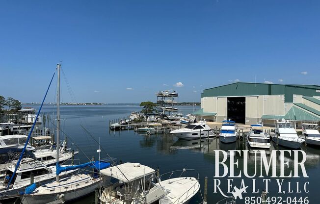 Beautiful Harbor Condo For Lease