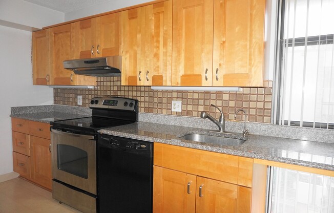 Cozy Three-Bedroom Condo - Coldspring New Town