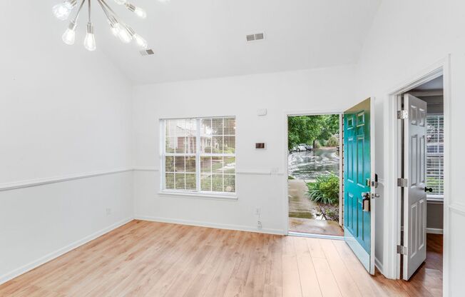 Prescott Village 3-Bed, 2-Bath End-Unit – Spacious, Stylish & Full of Character