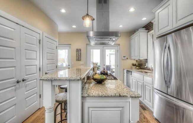 Beautiful 2 Bed/2.5 Bath Home in the Highlands