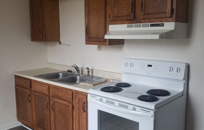 1 bed, 1 bath, $800, Unit Apt. 1