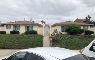 10 Units Ocean Beach... 1/2 block to beach