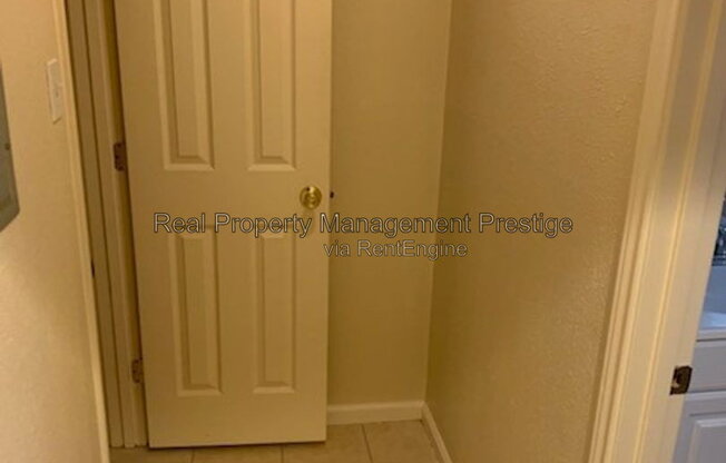 Studio, 1 bath, 550 sqft, $995, Unit 21