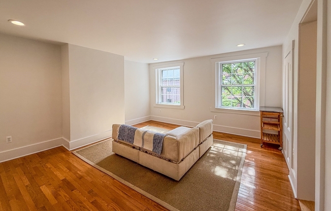 127 CHARLES ST