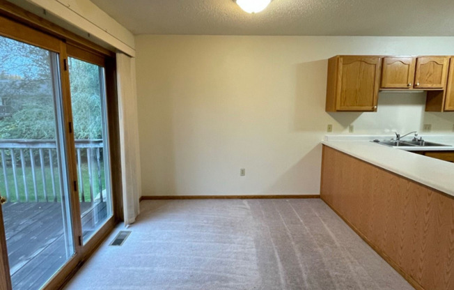 3 beds, 2 baths, $1,350